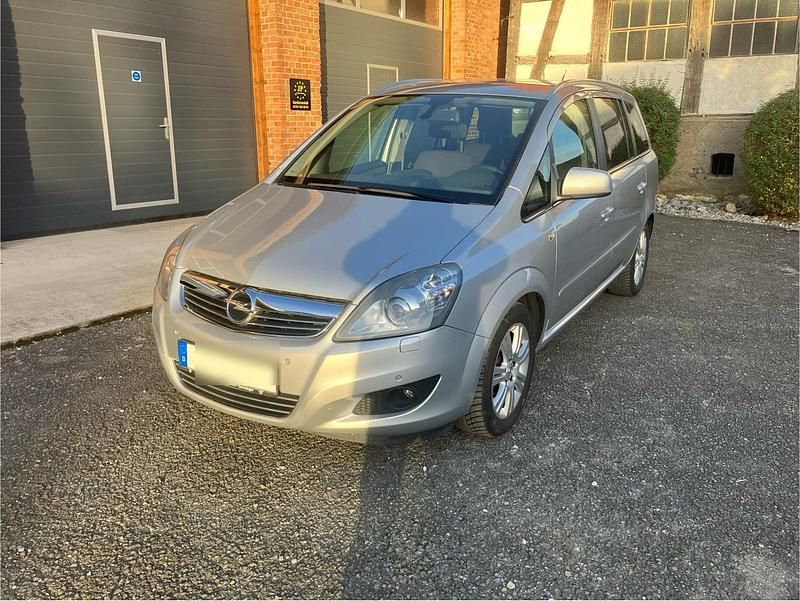 Silber Gebraucht 2012 Opel Zafira Van / Kleinbus | 2.850 € (Superpreis) - Bild 1/4