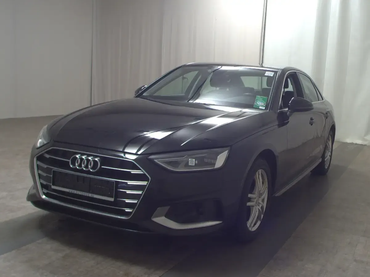Gebraucht Audi A4 Advanced 204 PS (150 kW) 2022 Schwarz Limousine