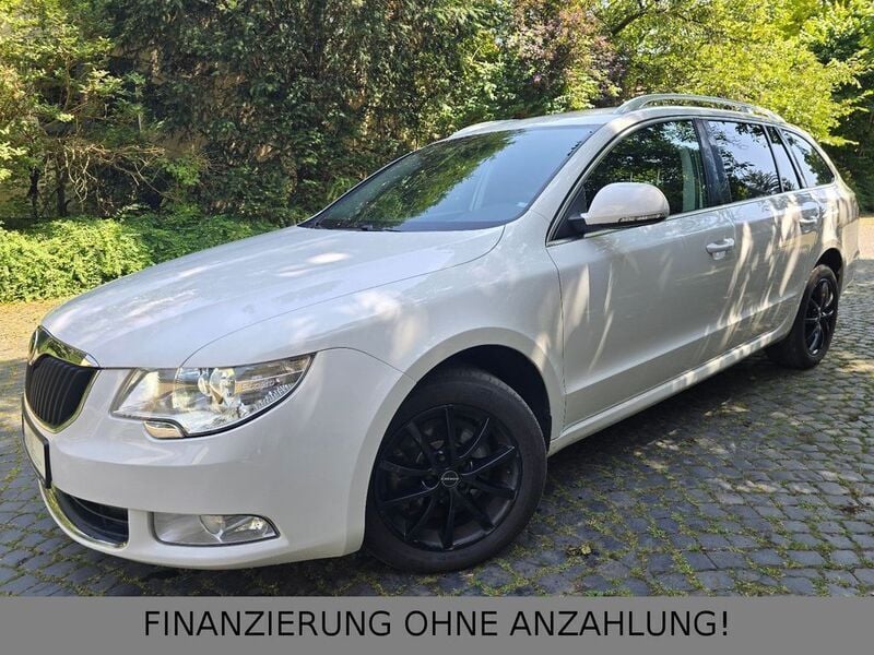 Weiß Gebraucht 2013 Skoda Superb Ambition Kombi | 7.490 € (Fairer Preis) - Bild 1/4