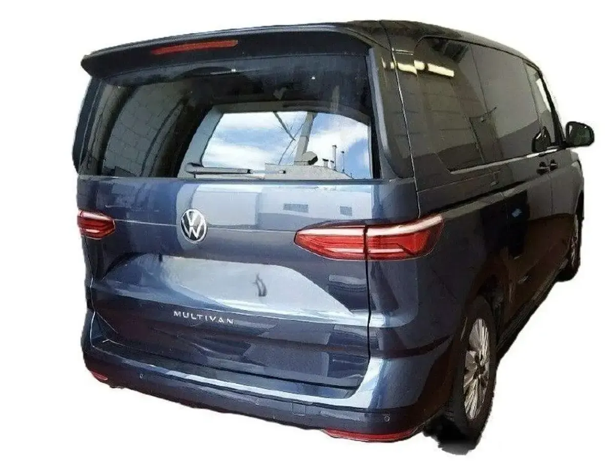 Gebraucht VW Multivan Life 150 PS (110 kW) 2023 Blau Van / Kleinbus