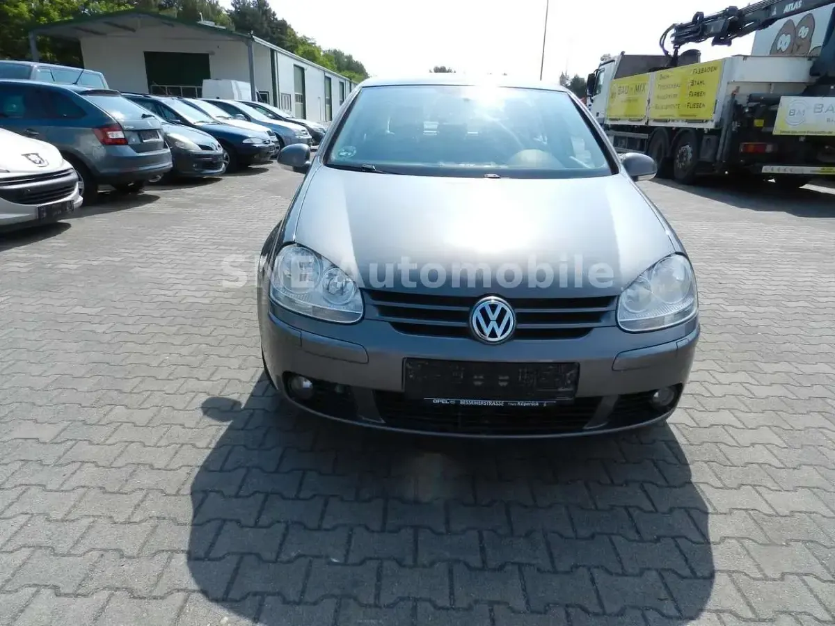 Gebraucht VW Golf V 102 PS (75 kW) 2007 United grey Kleinwagen