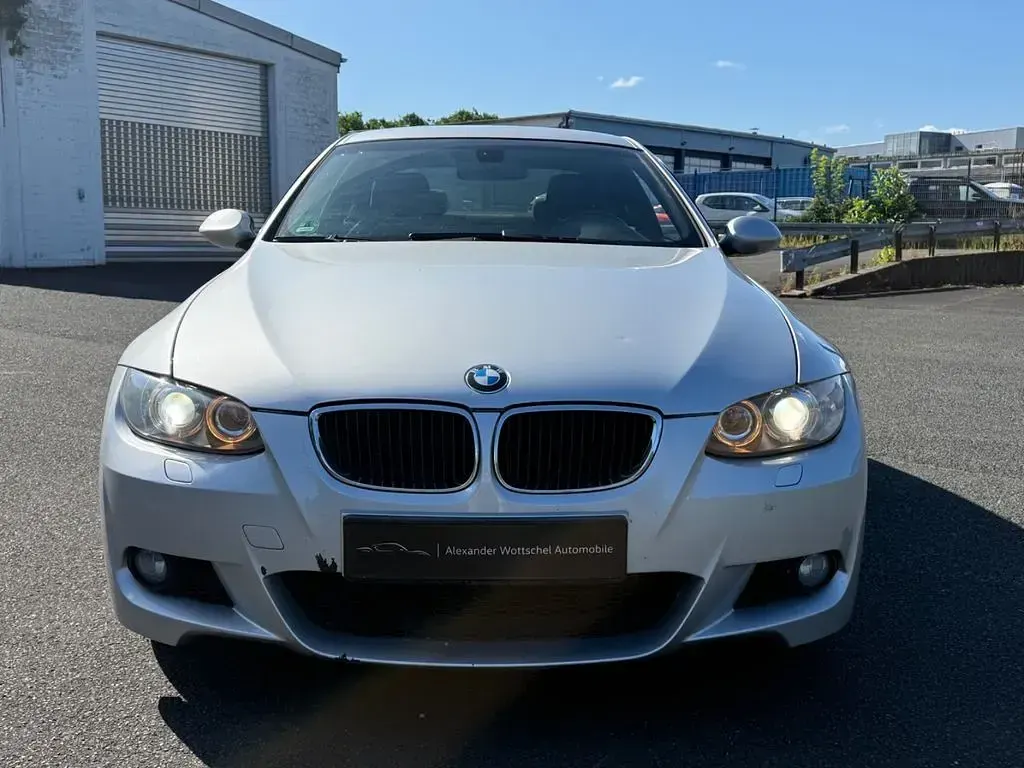 Gebraucht BMW 320 M Sport 170 PS (125 kW) 2009 Silber Coupé