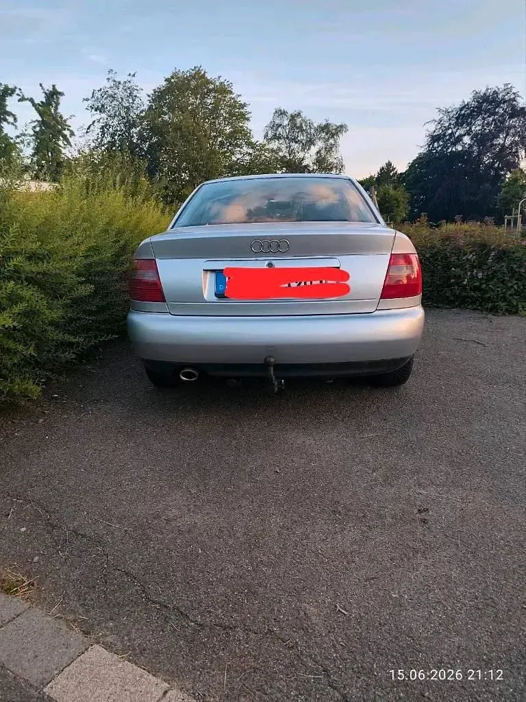 Gebraucht Audi A4 102 PS (75 kW) 1996 Silber Limousine