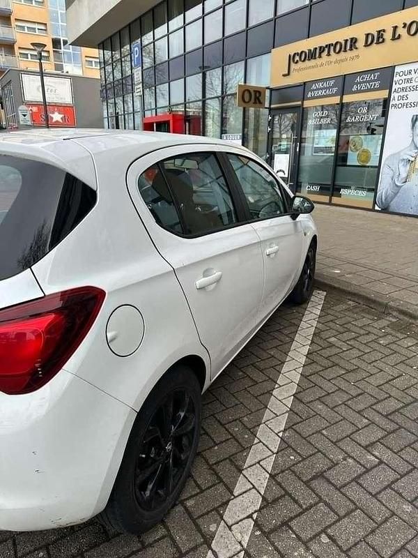 Gebraucht Opel Corsa Color Edition 90 PS (66 kW) 2016 Weiß Kleinwagen