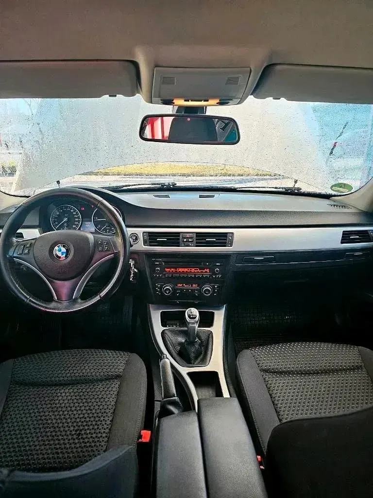 Gebraucht BMW 320 184 PS (135 kW) 2012 Silber Kombi