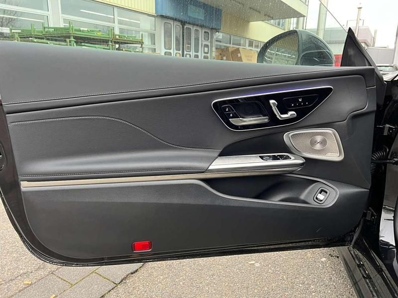 Gebraucht Mercedes 180 AMG 170 PS (125 kW) 2024 Metalliclack obsidianschwarz Limousine