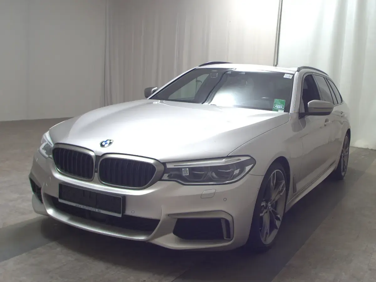 Gebraucht BMW M550 Performance 400 PS (294 kW) 2019 Grau Limousine