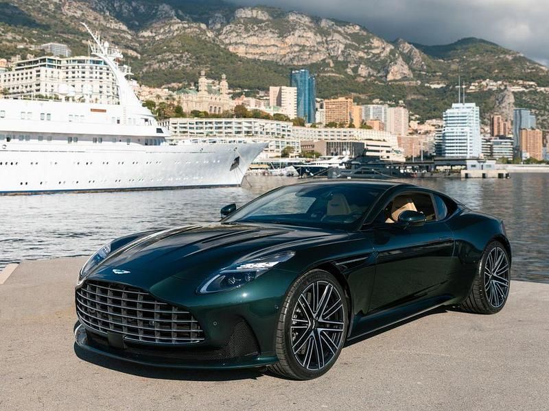 Neu Aston Martin DB12 680 PS (500 kW) 2025 Grün