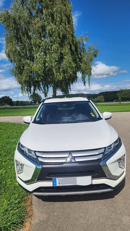 Weiß Gebraucht 2020 Mitsubishi Eclipse Cross SUV | 13.800 € (Guter Preis) - Bild 1/4