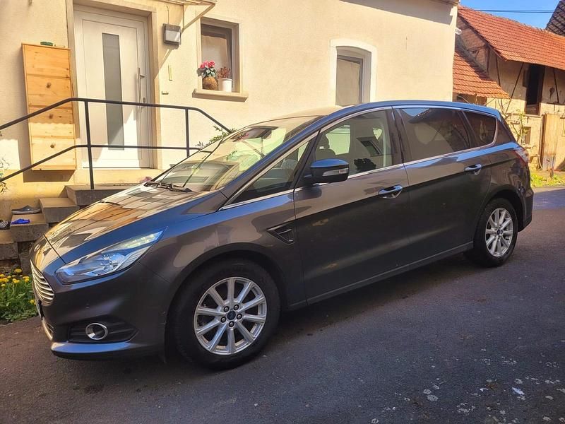 Gebraucht Ford S-MAX S 180 PS (132 kW) 2017 Silber Van / Kleinbus