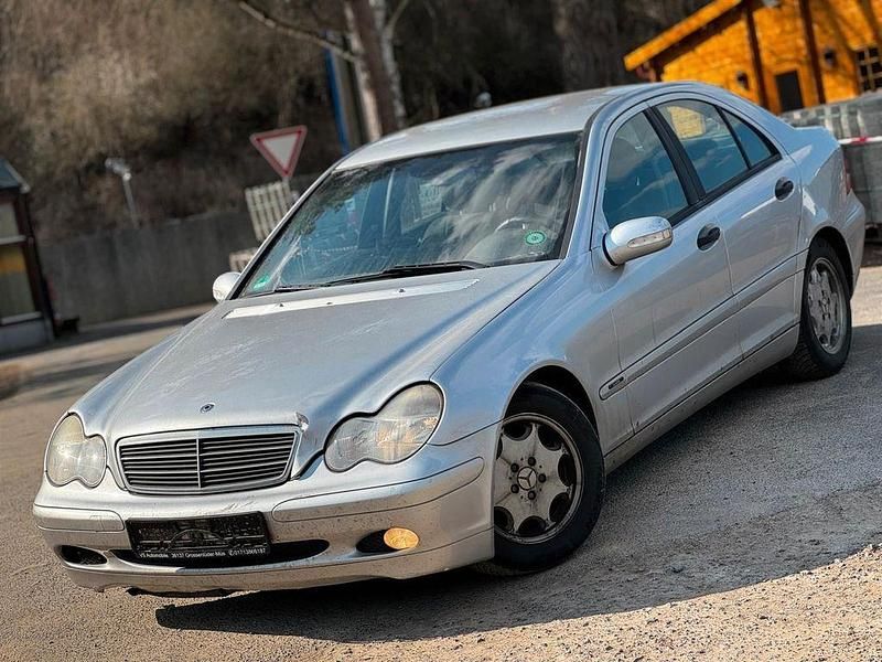Gebraucht Mercedes C220 150 PS (110 kW) 2003 Silber Limousine