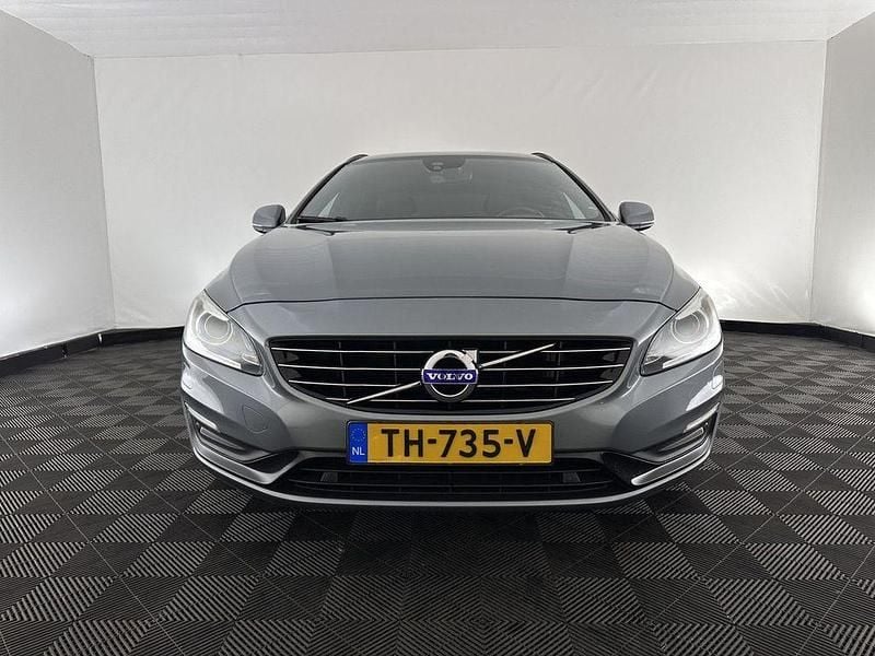 Second-hand Volvo V60 150 CP (110 kW) 2017 Gri Break