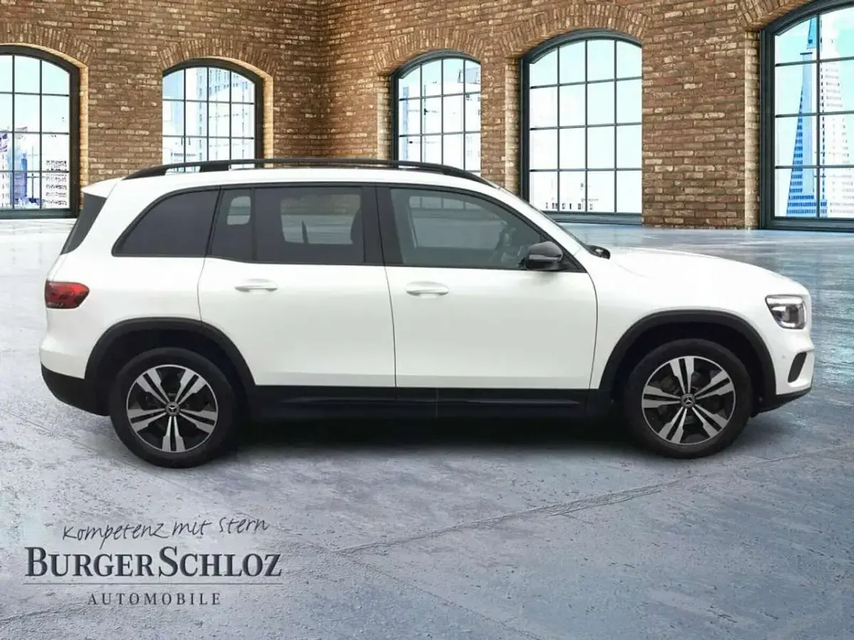 Gebraucht Mercedes GLB200 Progressive 163 PS (119 kW) 2023 Unilack polarweiß SUV