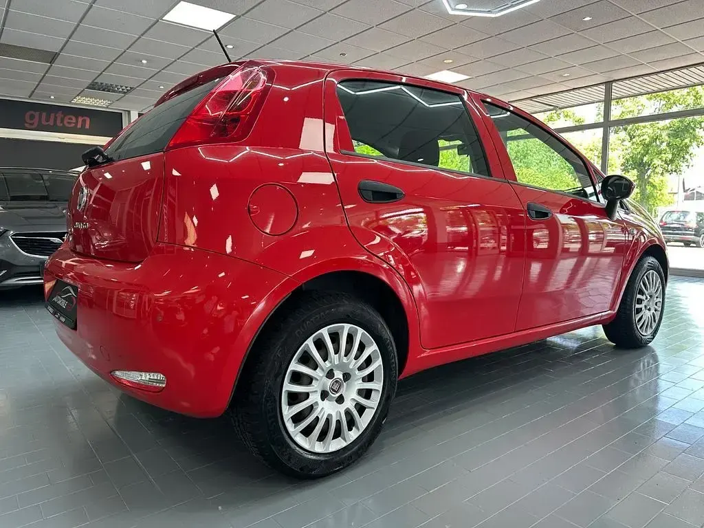 Gebraucht Fiat Punto Mystyle 69 PS (50 kW) 2017 Rot Kleinwagen