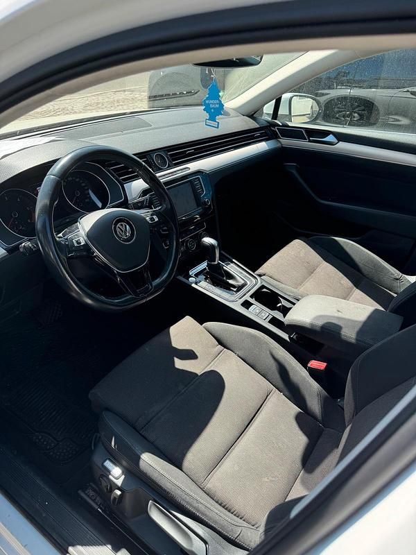 Second-hand VW Passat 120 CP (88 kW) 2015 Alb Break