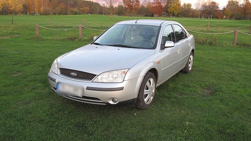 Silber Gebraucht 2001 Ford Mondeo Trend Limousine | 1.150 € (Guter Preis) - Bild 1/4
