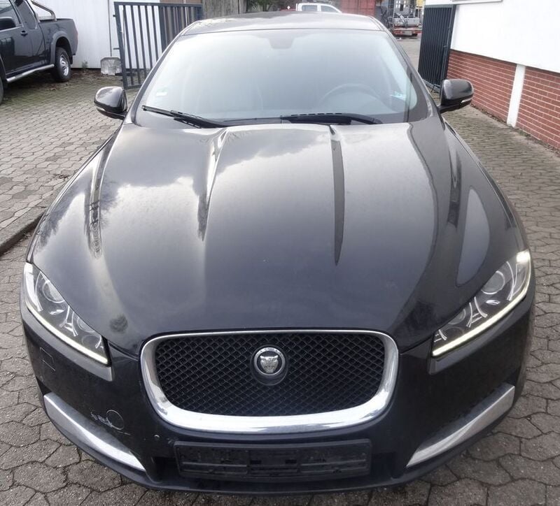 Gebraucht Jaguar XF Premium Luxury 241 PS (177 kW) 2010 Beige Limousine
