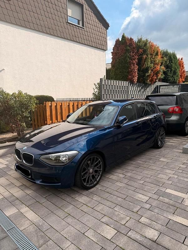Blau Gebraucht 2014 BMW 114 Kleinwagen | 6.800 € (Fairer Preis) - Bild 1/4