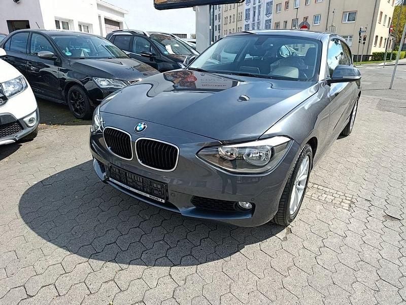 Gebraucht BMW 114 102 PS (75 kW) 2014 Grau Kleinwagen
