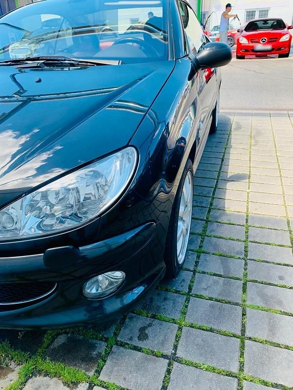 Gebraucht Peugeot 206 CC 136 PS (100 kW) 2003 Schwarz Cabrio