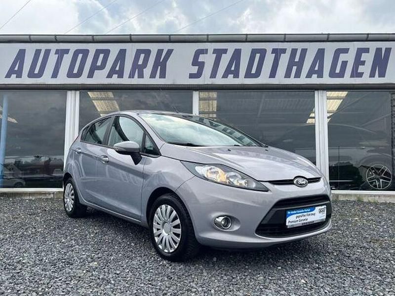 Grau Gebraucht 2011 Ford Fiesta Limousine | 5.490 € (Teuer) - Bild 1/4