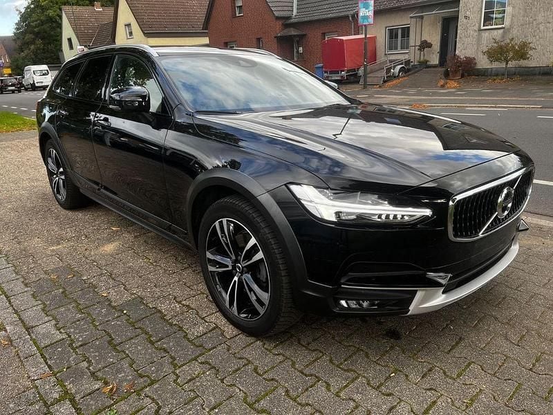 Schwarz Gebraucht 2020 Volvo V90 CC Pro Kombi | 29.830 € (Fairer Preis) - Bild 1/4