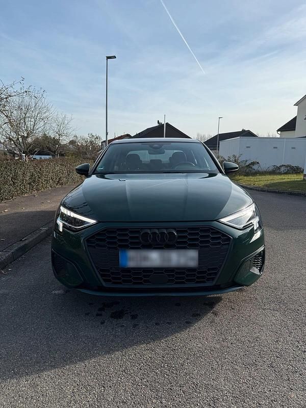 Gebraucht Audi A3 Ambiente 110 PS (80 kW) 2020 Grün Limousine