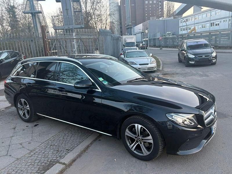 Gebraucht Mercedes E220 All-Terrain 194 PS (142 kW) 2018 Schwarz Kombi