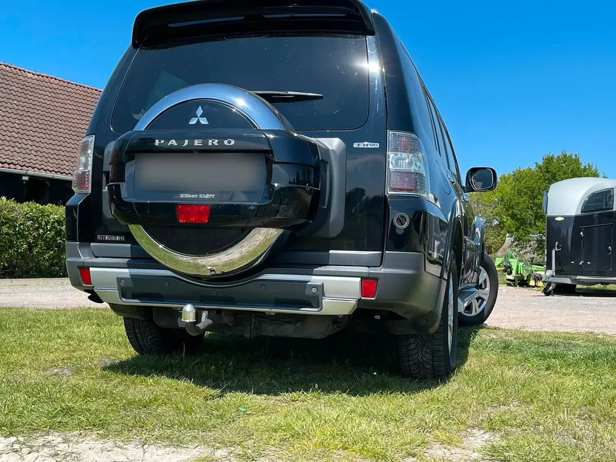 Gebraucht Mitsubishi Pajero 250 PS (183 kW) 2007 Schwarz SUV
