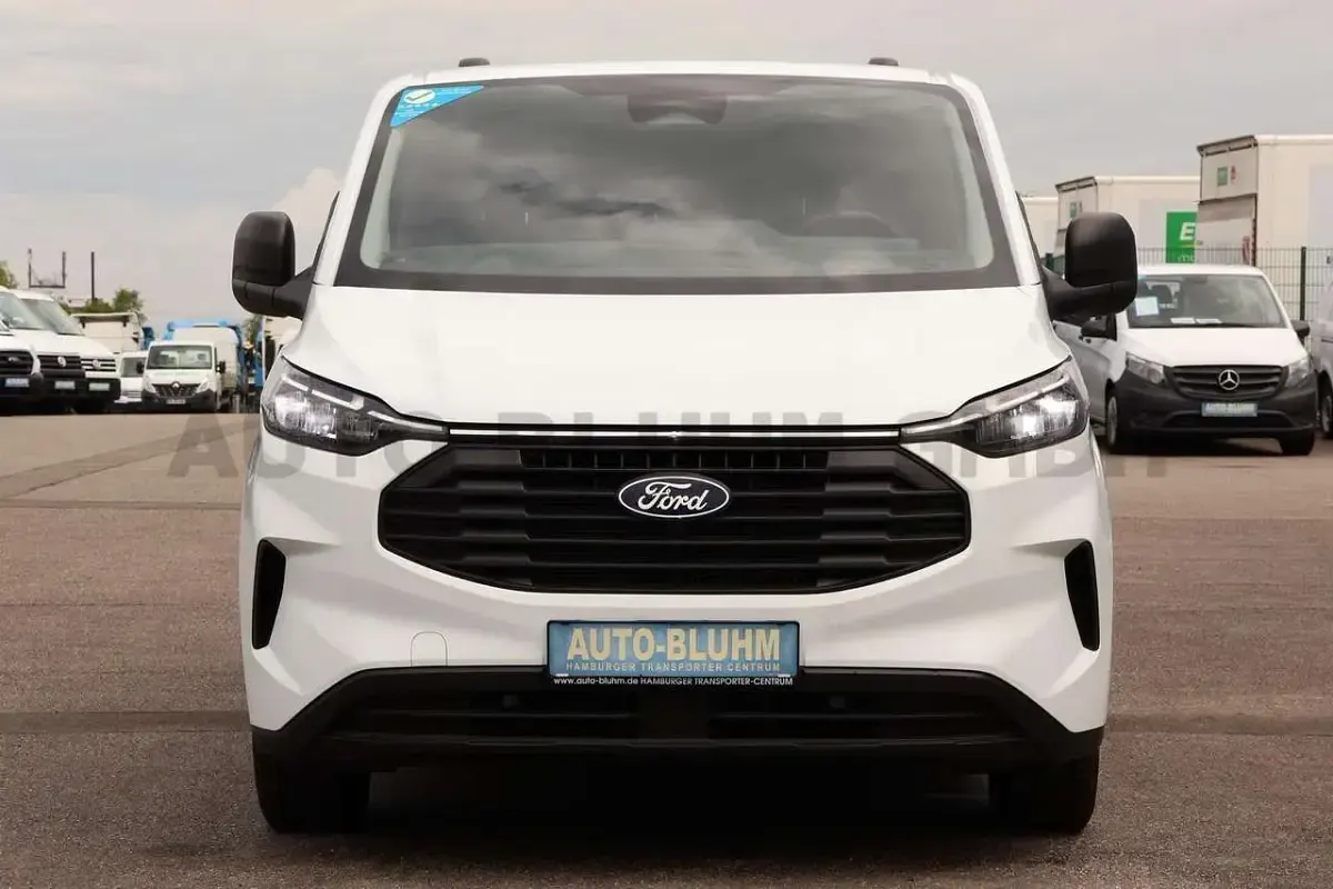 Gebraucht Ford Transit Custom 136 PS (100 kW) 2024 Frostweiß Van / Kleinbus