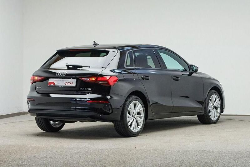 Gebraucht Audi A3 Sport 110 PS (80 kW) 2022 Brillantschwarz Limousine