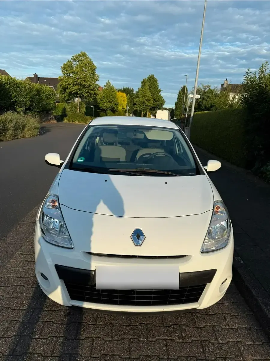 Gebraucht Renault Clio III 75 PS (55 kW) 2011 Weiß Kleinwagen