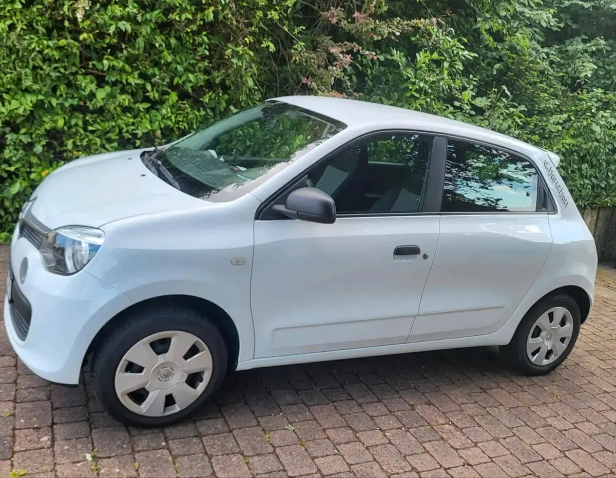 Gebraucht Renault Twingo 69 PS (50 kW) 2017 Weiß Kleinwagen