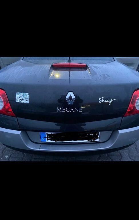 Schwarz Gebraucht 2005 Renault Mégane Cabriolet Dynamique Cabrio | 2.800 € (Etwas zu teuer) - Bild 1/4