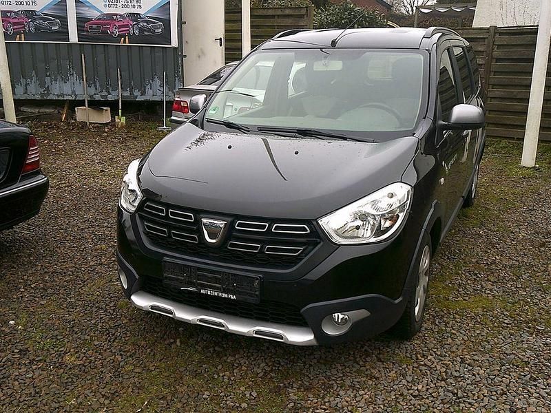 Gebraucht Dacia Lodgy Stepway 109 PS (80 kW) 2018 Schwarz Van / Kleinbus