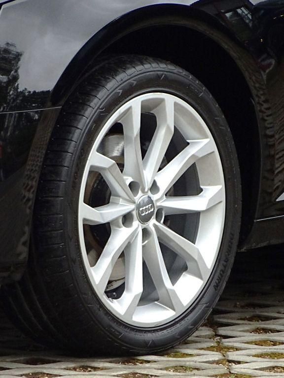 Gebraucht Audi A4 Sport 150 PS (110 kW) 2019 Schwarz Kombi
