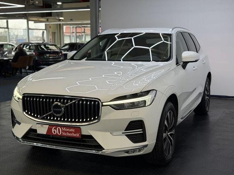 Gebraucht Volvo XC60 Plus 197 PS (144 kW) 2023 Weiß SUV