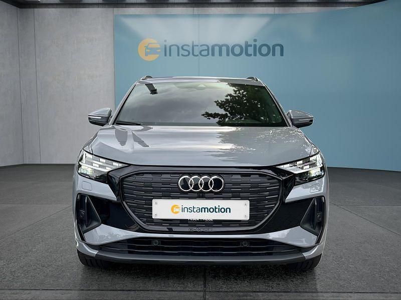 Grau Gebraucht 2024 Audi Q4 e-tron SUV | 51.299 € - Bild 1/1