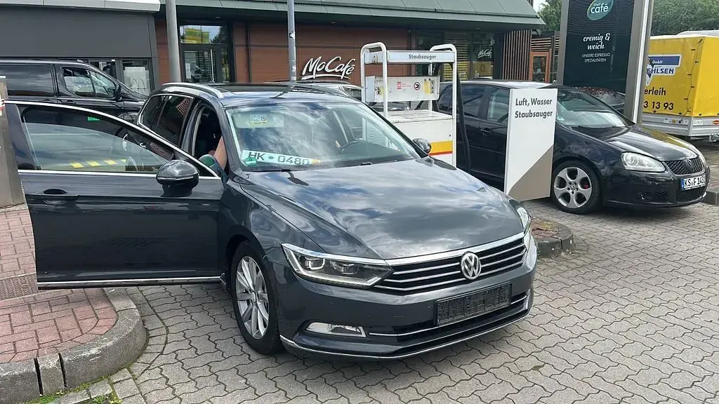 Gebraucht VW Passat Comfortline 239 PS (175 kW) 2016 Grau Kombi