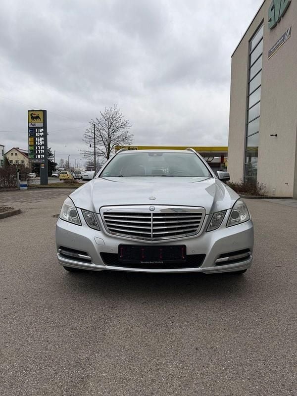 Gebraucht Mercedes E220 Elegance 170 PS (125 kW) 2012 Silber Kombi