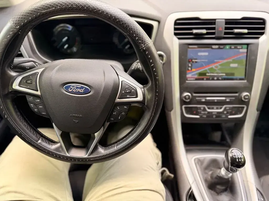 Gebraucht Ford Mondeo Trend 150 PS (110 kW) 2015 Grau Limousine