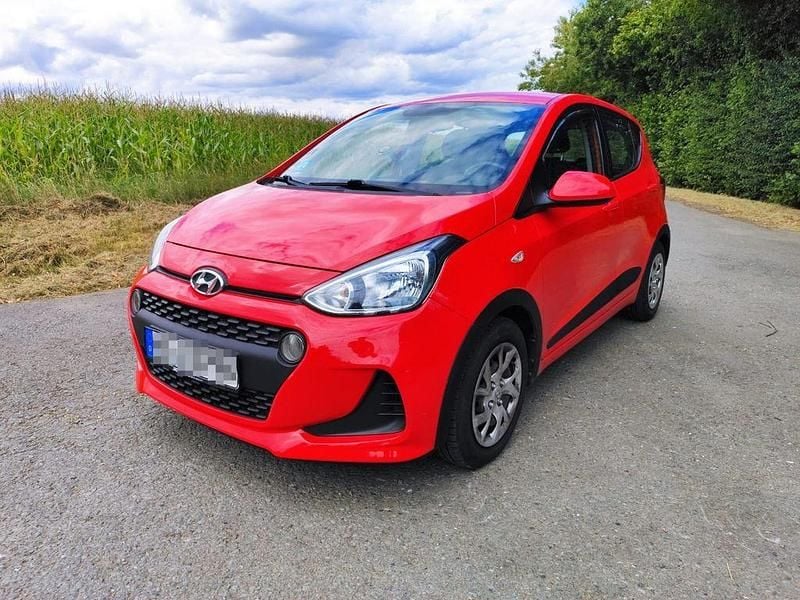 Rot Gebraucht 2019 Hyundai i10 Trend Kleinwagen | 8.499 € (Guter Preis) - Bild 1/4