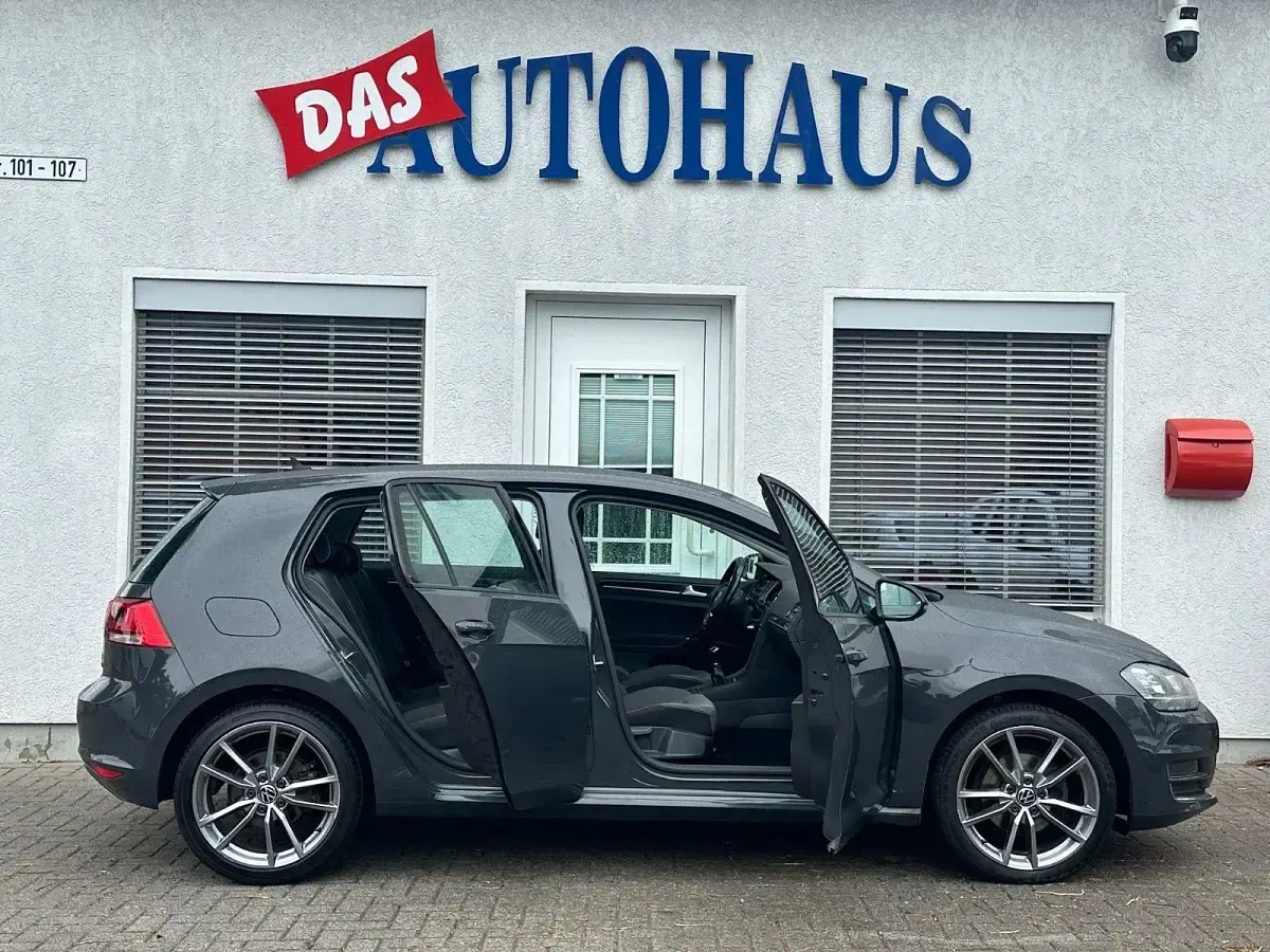 Gebraucht VW Golf VII Highline 150 PS (110 kW) 2016 Grau Limousine