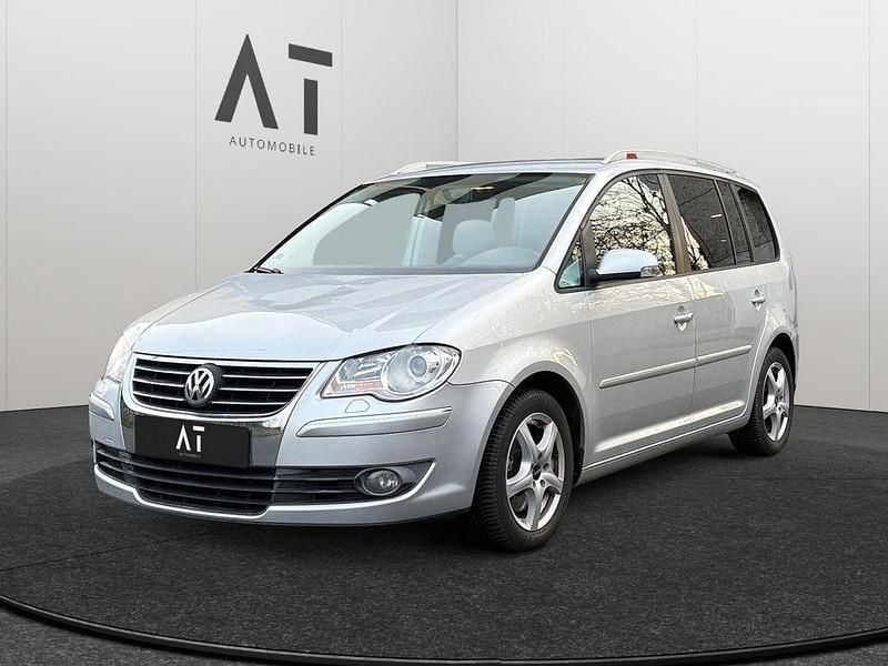 Silber Gebraucht 2008 VW Touran Highline Van / Kleinbus | 5.990 € (Fairer Preis) - Bild 1/4