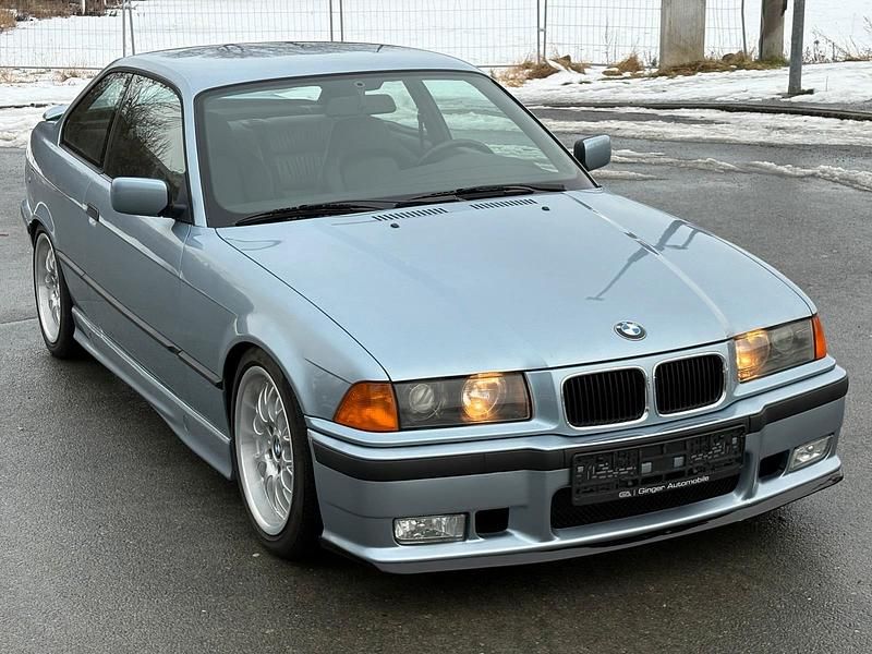 Gebraucht BMW 320 M Sport 150 PS (110 kW) 1992 Blau Coupé