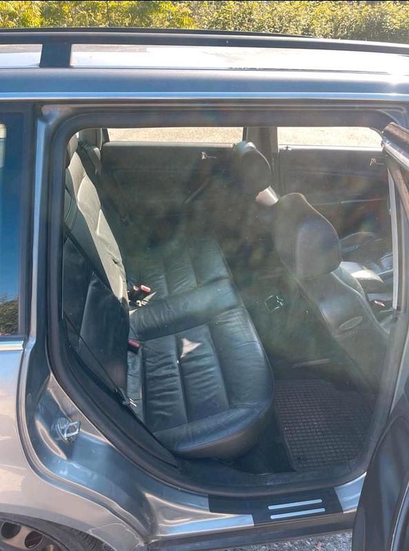 Grau Gebraucht 2002 VW Passat Kombi | 1.700 € (Fairer Preis) - Bild 1/4