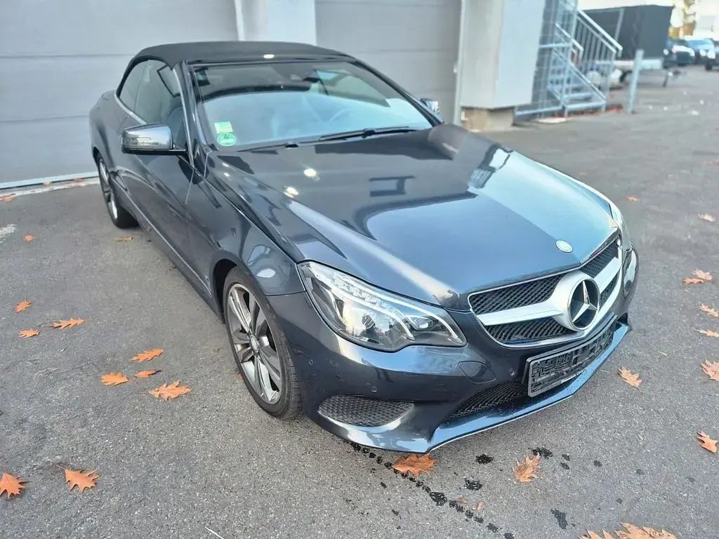Gebraucht Mercedes E200 184 PS (135 kW) 2014 Tenoritgrau Cabrio