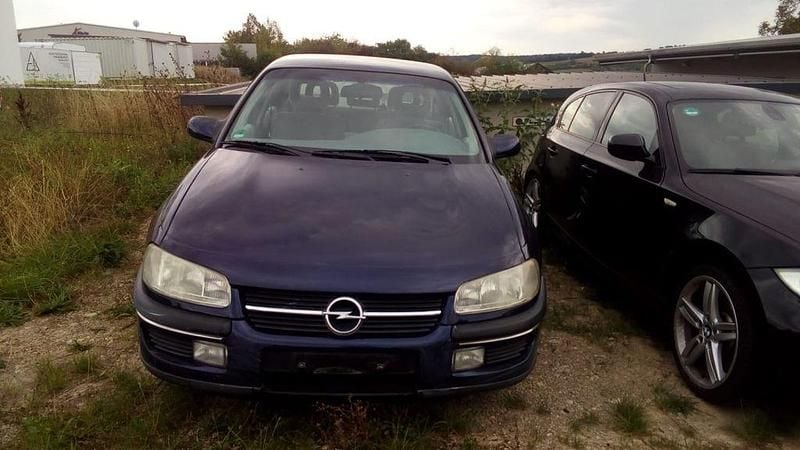 Gebraucht Opel Omega 136 PS (100 kW) 1995 Blau Limousine
