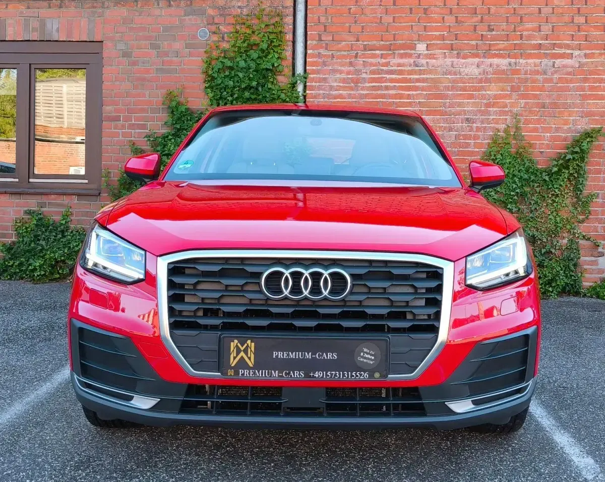 Gebraucht Audi Q2 Basis 116 PS (85 kW) 2017 Rot SUV