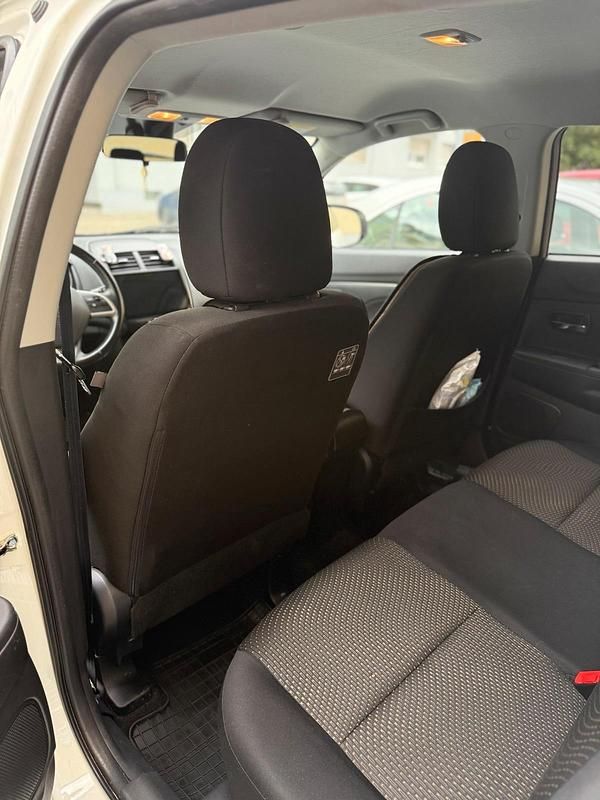 Weiß Gebraucht 2015 Mitsubishi ASX SUV | 7.800 € - Bild 1/4